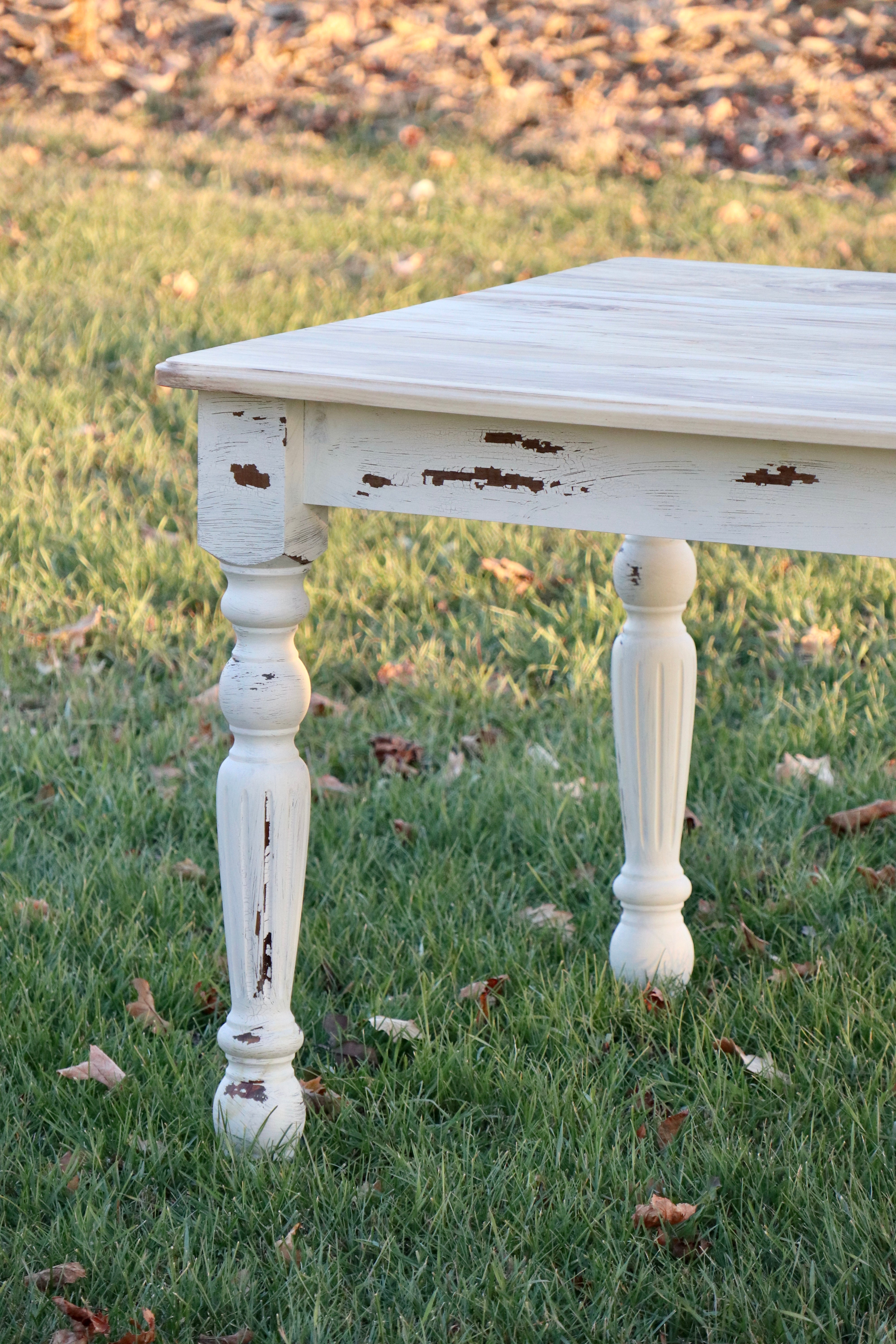 White distressed 2024 farmhouse table