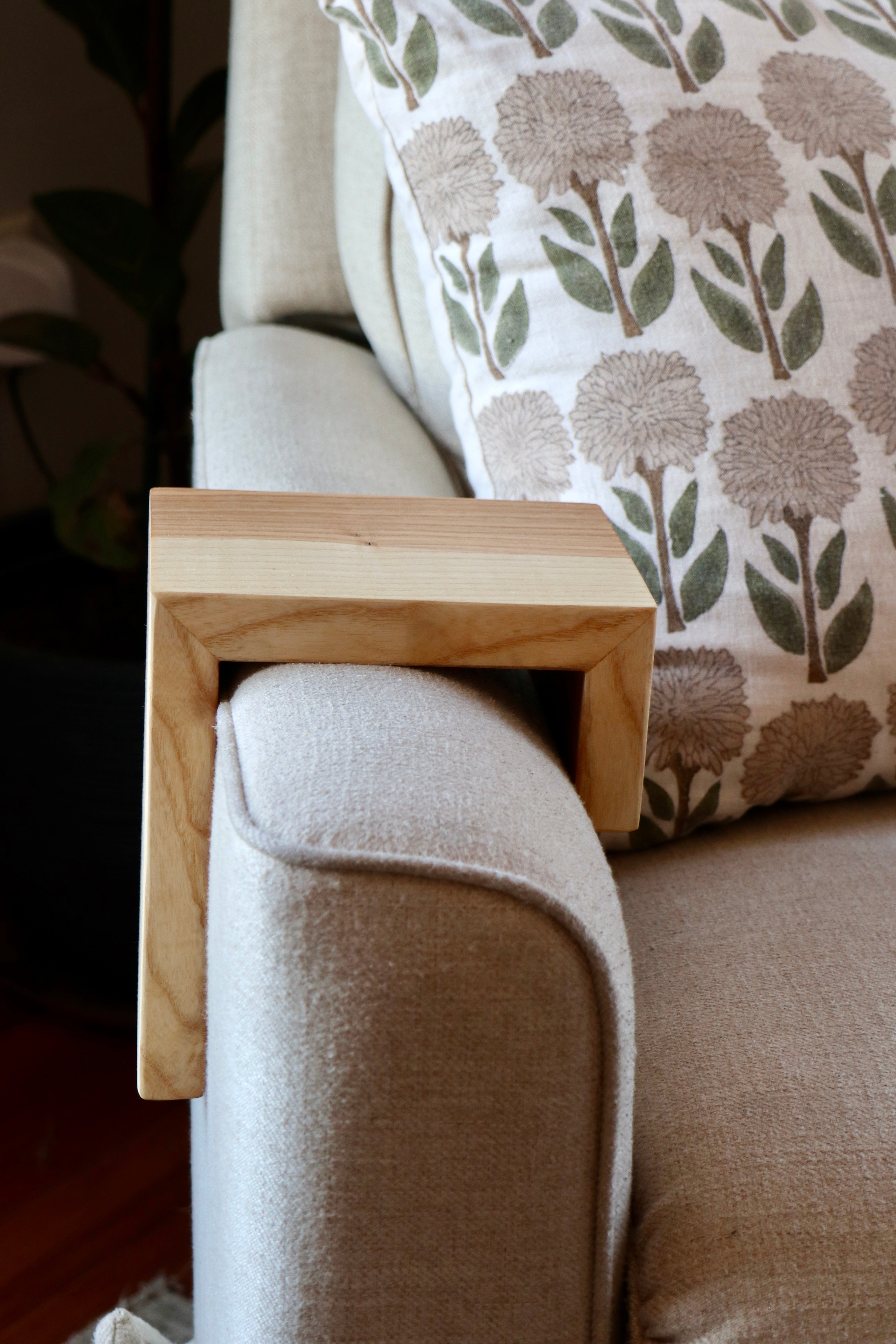 5" Ash Armrest Table, Coffee Table, Living Room Table