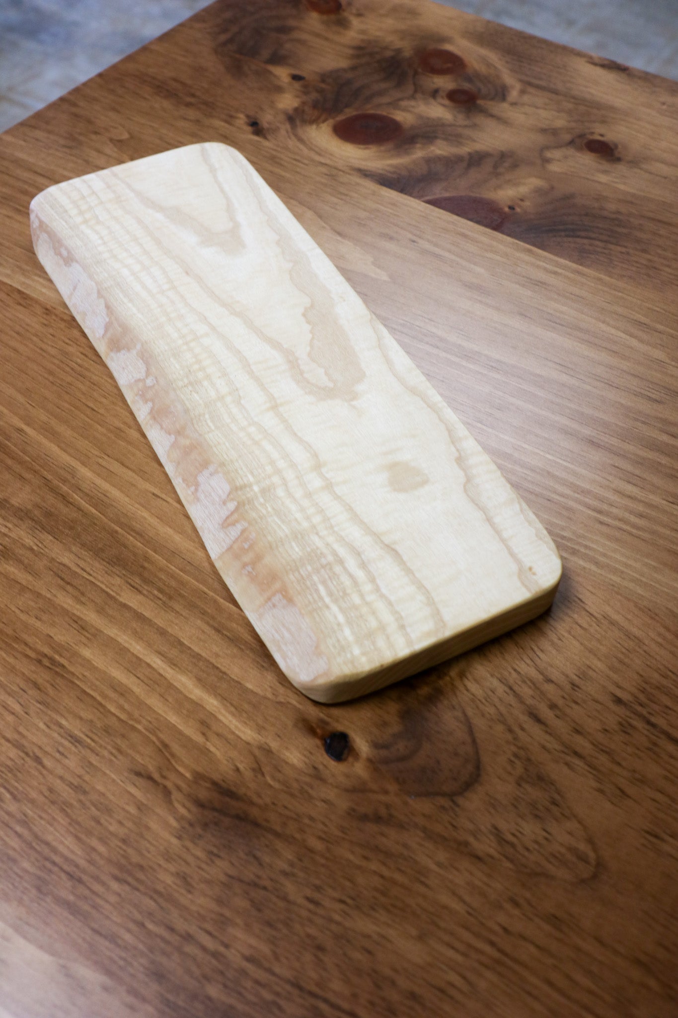 Live Edge Ash Cutting Board (in stock) - Hazel Oak Farms