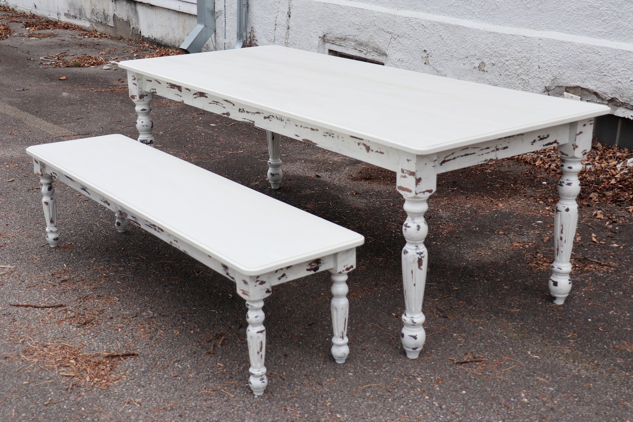 White Farmhouse Dining Table &amp; Bench with Distressed Legs