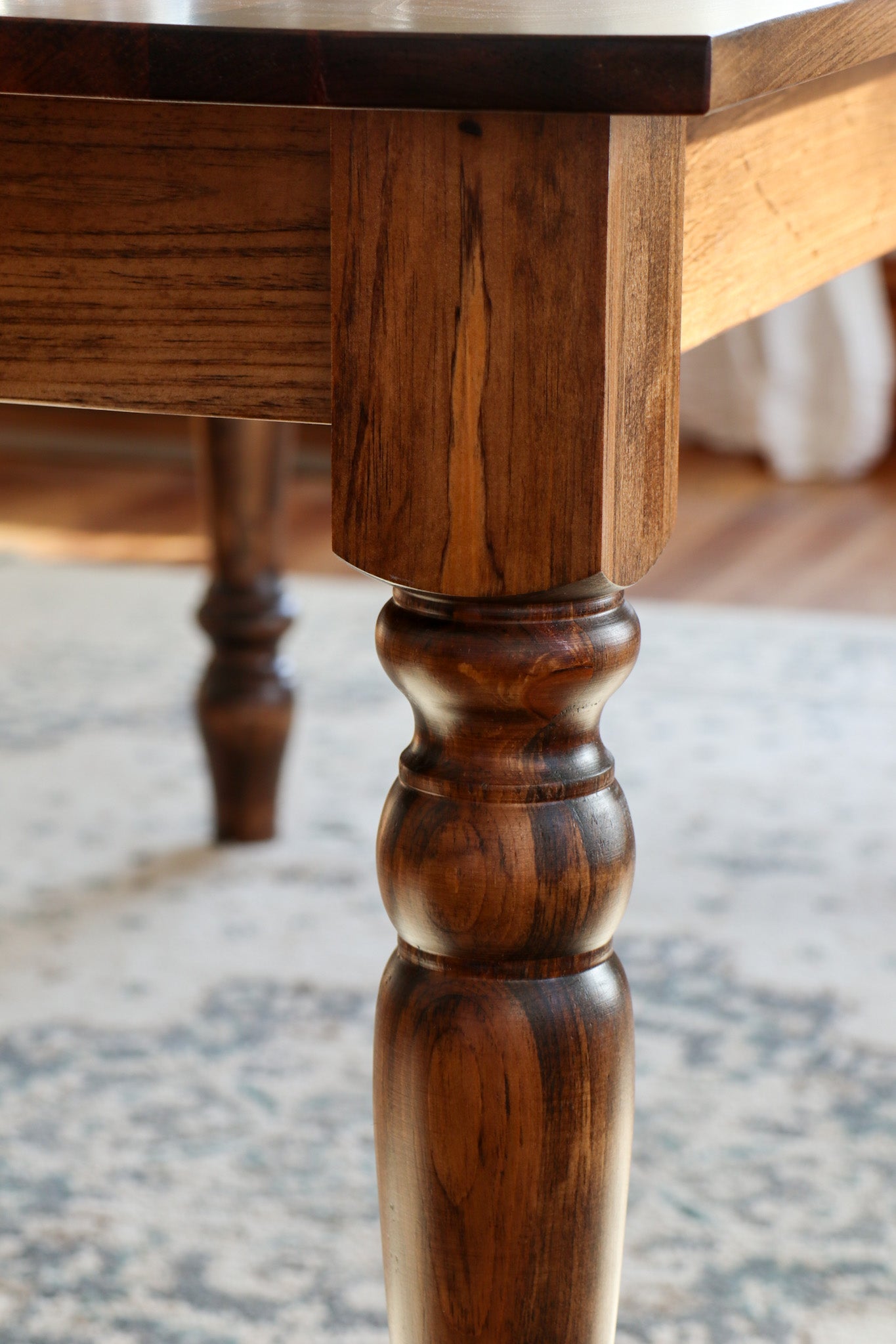 Classic Farmhouse Dining Table with Turned Legs